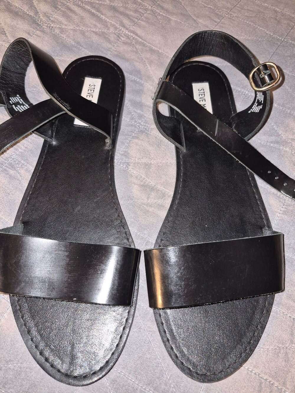 Steve Madden Donddi Sandals Size 11M Black Leather Flat Ankle Strap